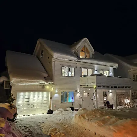 Tales Of Thule -4 Bedroom Cozy And Stylish Villa Tromsø